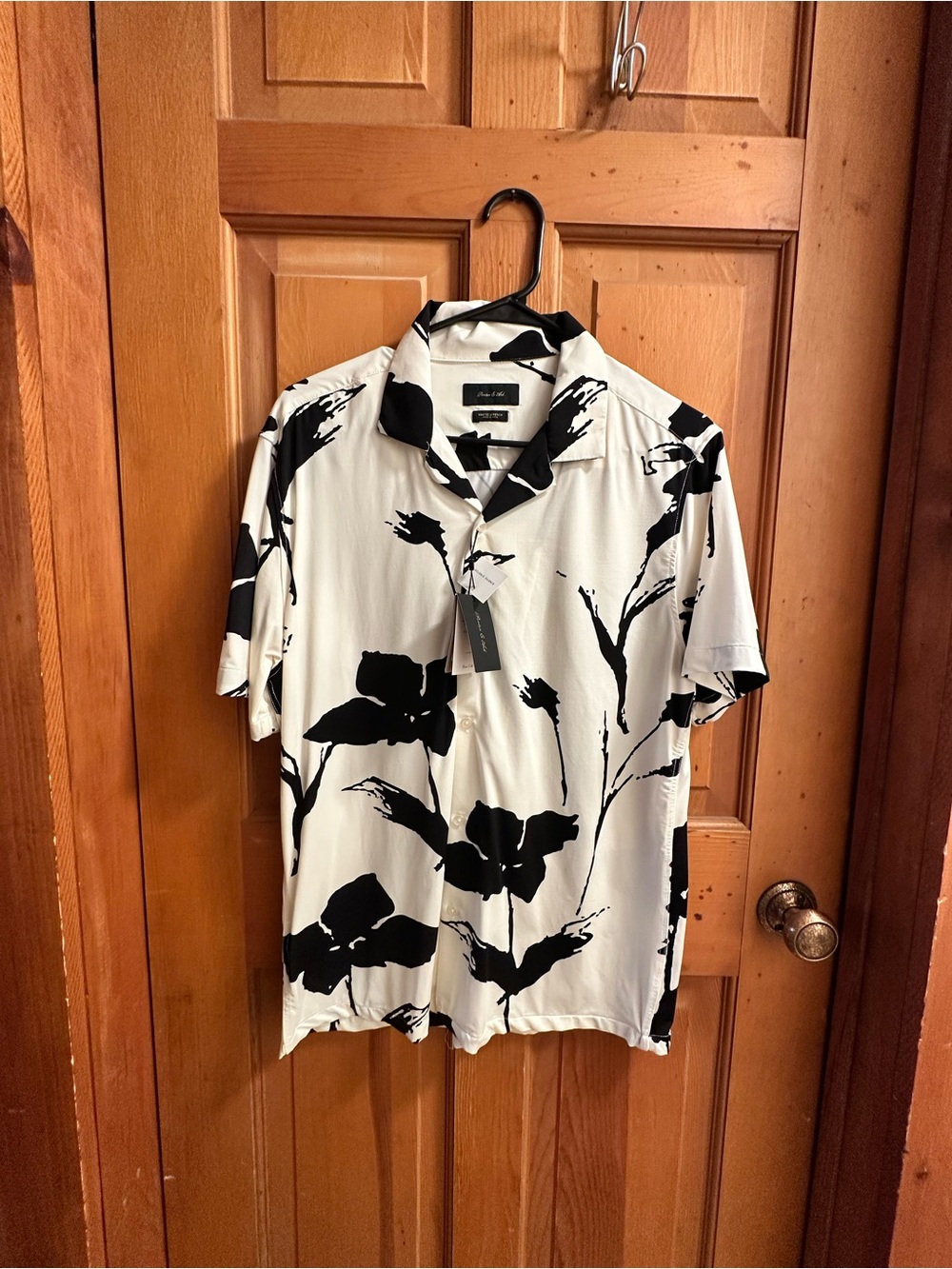 Porter & Ash Men's Black & White Floral Short-Sleeve Dress Shirt, M